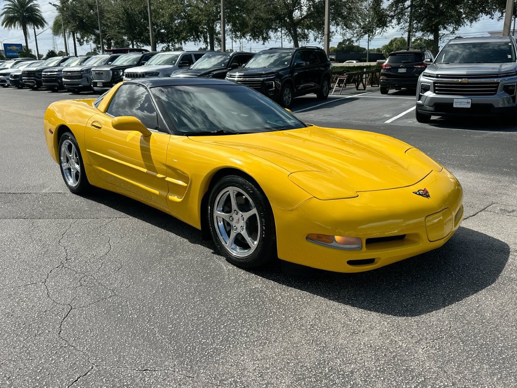 Used 2002 Chevrolet Corvette Coupe w/ Preferred Equipment Group2 RWD image 3