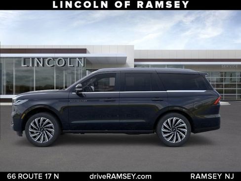 New 2026 Lincoln Navigator Black Label AWD/4WD image 3