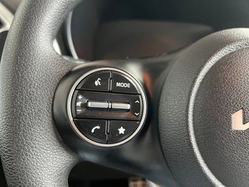 Certified 2023 Kia Soul LX w/ LX Technology Package image 18