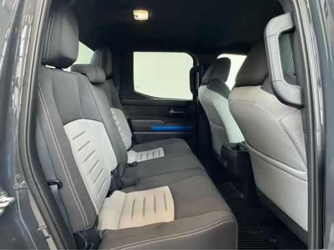 Used 2025 Toyota Tacoma TRD Sport AWD/4WD image 28
