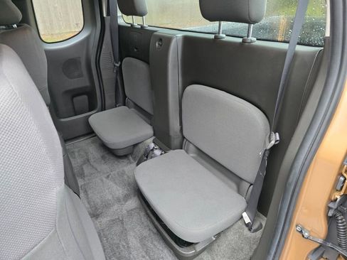 Used 2005 Nissan Frontier XE image 19