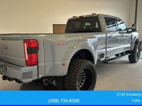 Used 2025 Ford F450 Lariat w/ FX4 Off-Road Package image 5