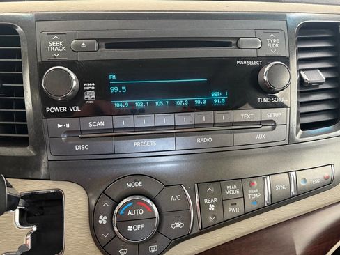 Used 2011 Toyota Sienna XLE image 15