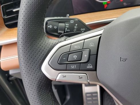 New 2026 Volkswagen Tiguan SEL R-Line AWD/4WD image 26