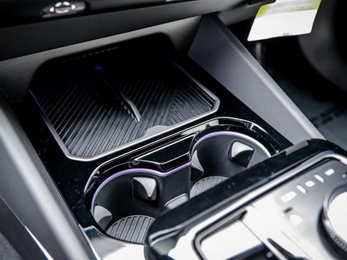 Used 2026 BMW 530i xDrive w/ M Sport Package image 16