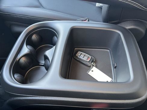 New 2026 Chrysler Pacifica Select image 33