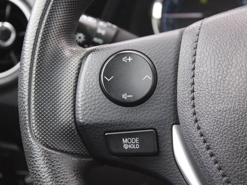 Used 2017 Toyota Corolla LE image 27