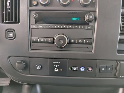 Used 2025 GMC Savana 3500 LT w/ LT Preferred Equipment Group RWD image 26