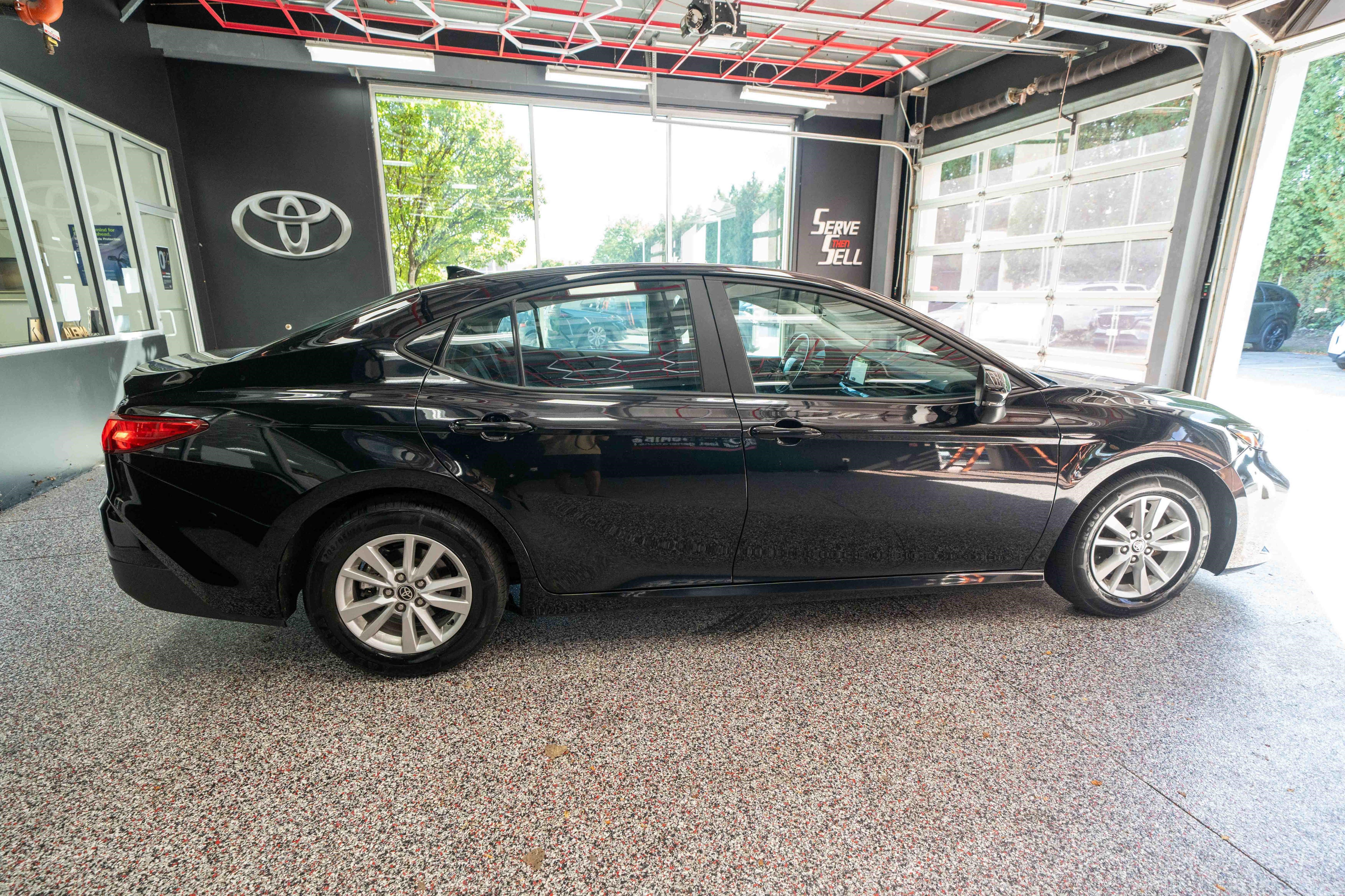 Used 2025 Toyota Camry LE FWD image 4