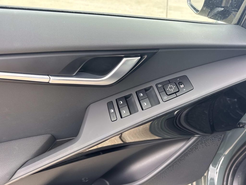 New 2026 Kia Niro Wind FWD image 21