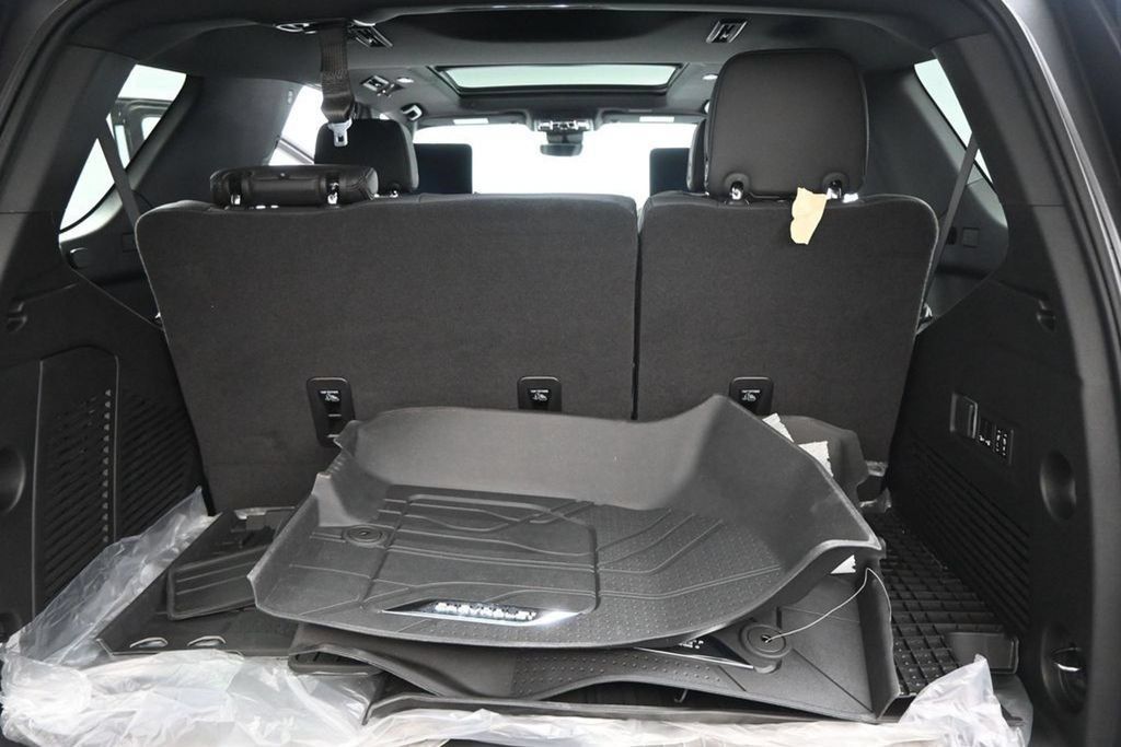 New 2026 Chevrolet Tahoe High Country AWD/4WD image 36