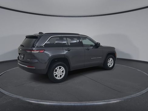 New 2025 Jeep Grand Cherokee Laredo w/ Luxury Tech Group I AWD/4WD image 15