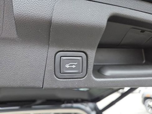 Used 2023 GMC Acadia Denali w/ Denali Technology Package image 19