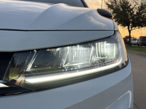 Certified 2025 Volkswagen Jetta Sport FWD image 6
