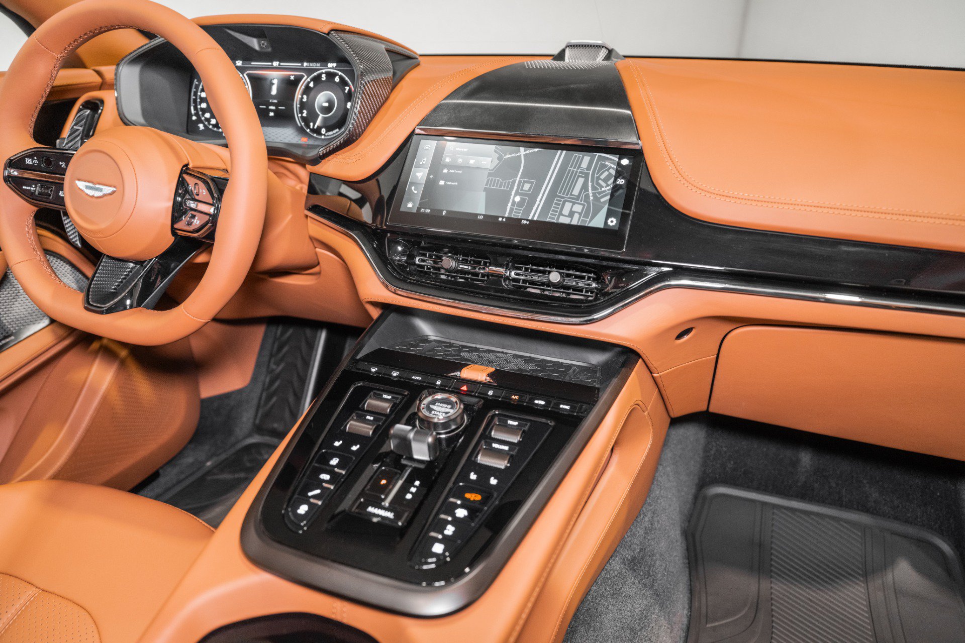 Used 2026 Aston Martin DBX S AWD/4WD image 27