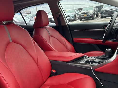 Used 2021 Toyota Camry XSE image 7