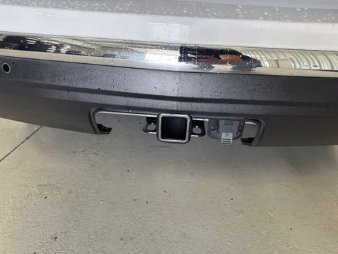 Used 2019 Chevrolet Equinox Premier w/ LPO, Cargo Package FWD image 14