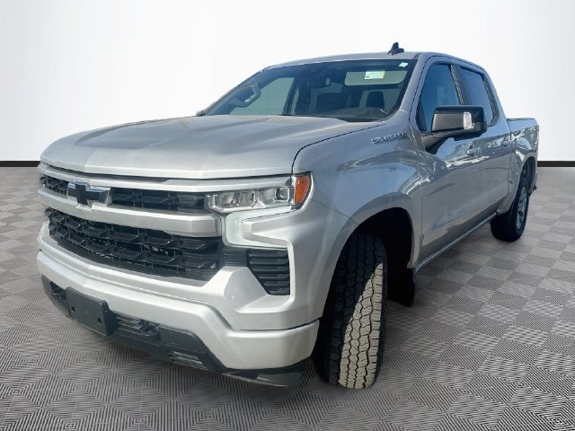Used 2022 Chevrolet Silverado 1500 RST w/ Convenience Package II AWD/4WD image 2