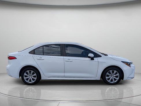 Used 2020 Toyota Corolla LE FWD image 9