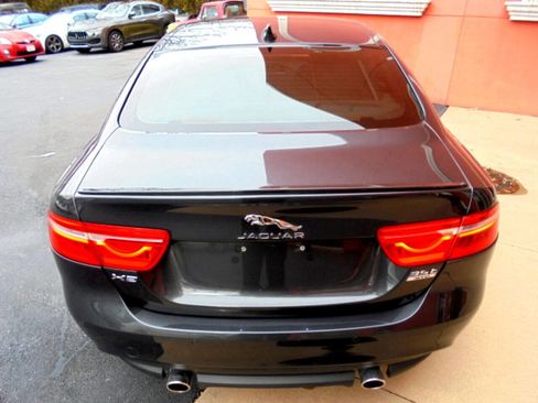 Used 2018 Jaguar XE R-Sport image 31