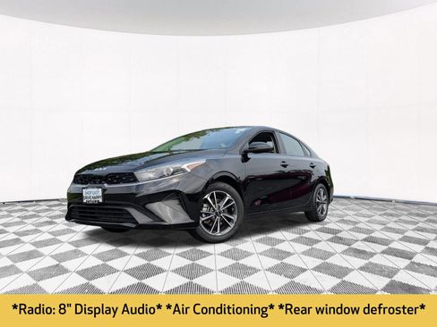 Used 2024 Kia Forte LXS w/ LXS Technology Package FWD image 2