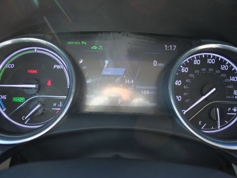 Used 2019 Toyota Camry XLE image 14