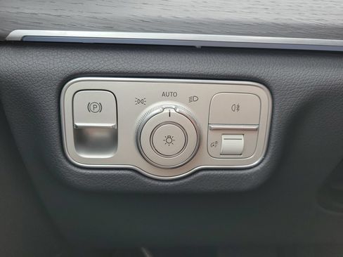 Used 2025 Mercedes-Benz GLS 450 4MATIC image 28