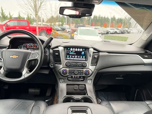 Used 2017 Chevrolet Tahoe LT w/ LT Signature Package image 6