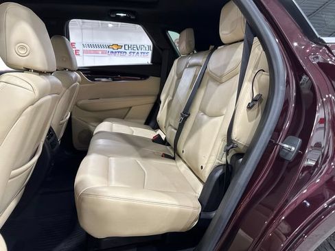 Used 2018 Cadillac XT5 Luxury w/ Driver Awareness Package FWD image 16