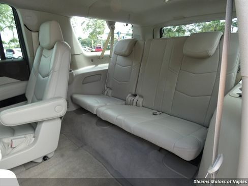Used 2017 Cadillac Escalade ESV Luxury RWD image 49