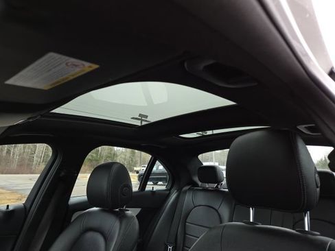 Used 2017 Mercedes-Benz C 300 4MATIC Sedan image 6