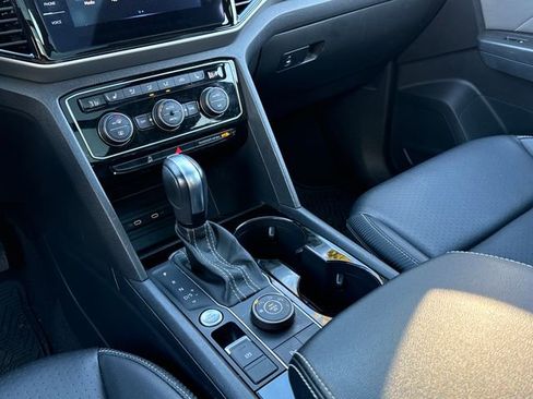 Used 2023 Volkswagen Atlas Cross Sport SE w/ Panoramic Sunroof Package image 15