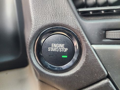 Used 2016 Chevrolet Suburban LT image 35