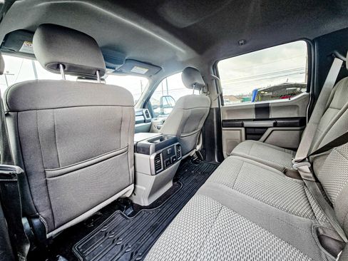 Used 2018 Ford F250 XLT w/ FX4 Off-Road Package image 11