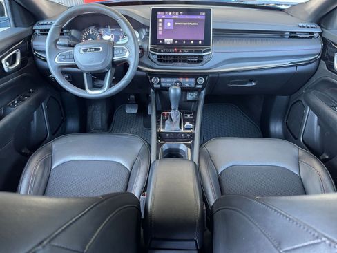 Used 2025 Jeep Compass Trailhawk image 78