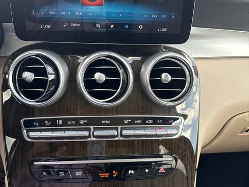 Used 2021 Mercedes-Benz GLC 300 image 13