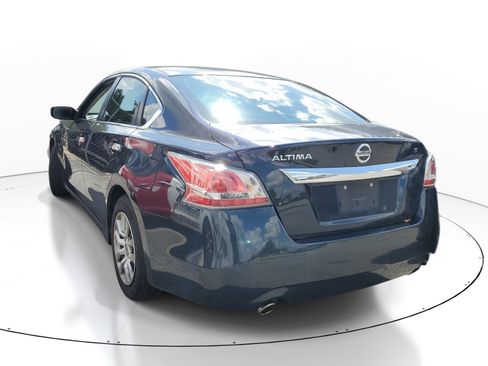 Used 2015 Nissan Altima 2.5 S FWD image 3
