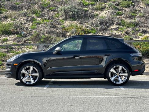 Used 2025 Porsche Macan Turbo image 2
