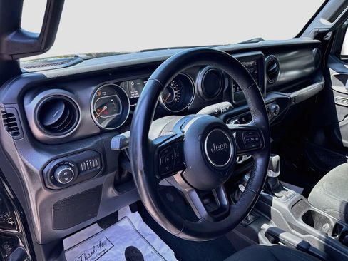 Used 2022 Jeep Gladiator Sport AWD/4WD image 10