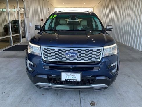 Used 2017 Ford Explorer Platinum image 27