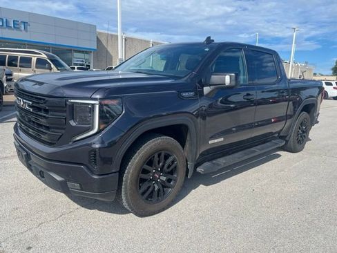 Used 2023 GMC Sierra 1500 Elevation w/ Elevation Premium Package AWD/4WD image 8