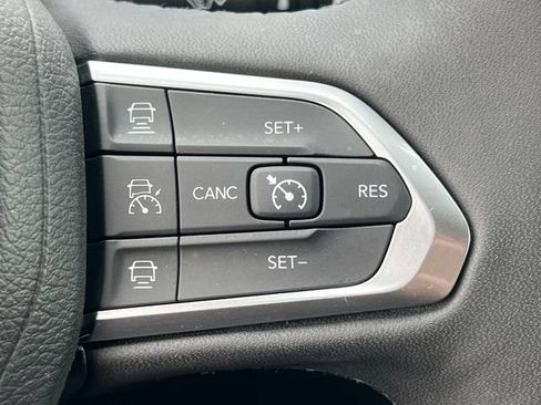 Used 2026 Jeep Compass Limited AWD/4WD image 21