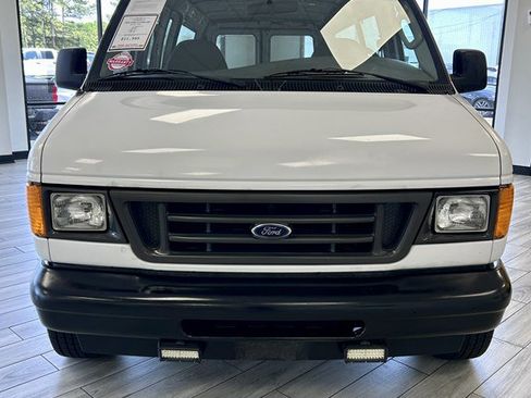 Used 2004 Ford E-150 and Econoline 150 image 2