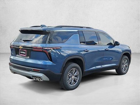 New 2026 Chevrolet Traverse LT w/ Driver Confidence Package image 2