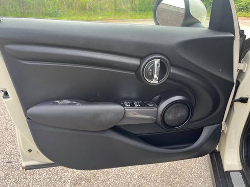 Used 2016 MINI Cooper 4-Door Hardtop FWD image 7