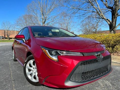 Used 2022 Toyota Corolla LE image 1