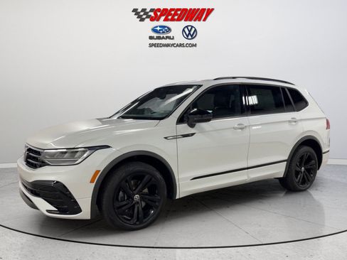 Certified 2023 Volkswagen Tiguan SE R-Line AWD/4WD image 11
