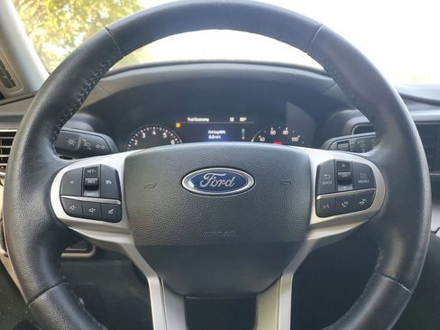 Used 2024 Ford Explorer XLT w/ Equipment Group 202A AWD/4WD image 28
