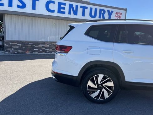 Used 2024 Volkswagen Atlas SE image 14