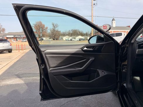 Used 2020 Volkswagen Jetta S image 8